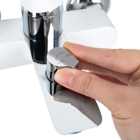 Смеситель для ванны цельнолитой Iddis Cloud, белый/хром CLOSB02i02WA. Образец. Распродажа.Есть дефект.