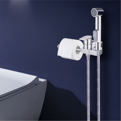 Смеситель с  душем и держателем для туалетной бумаги Gross Aqua Bidet GA120301C