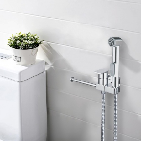 Смеситель с  душем и держателем для туалетной бумаги Gross Aqua Bidet GA120301C